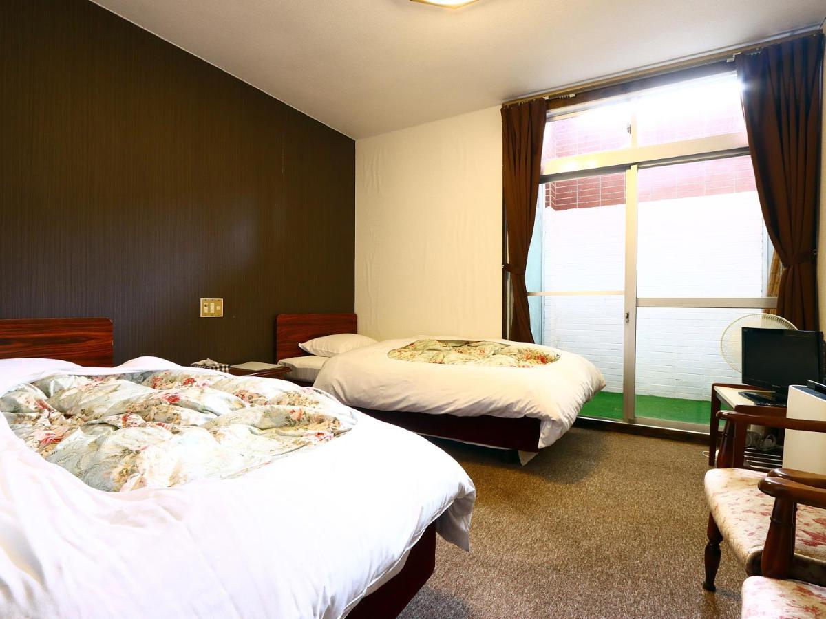 Hotel New Bernina Nagano Buitenkant foto