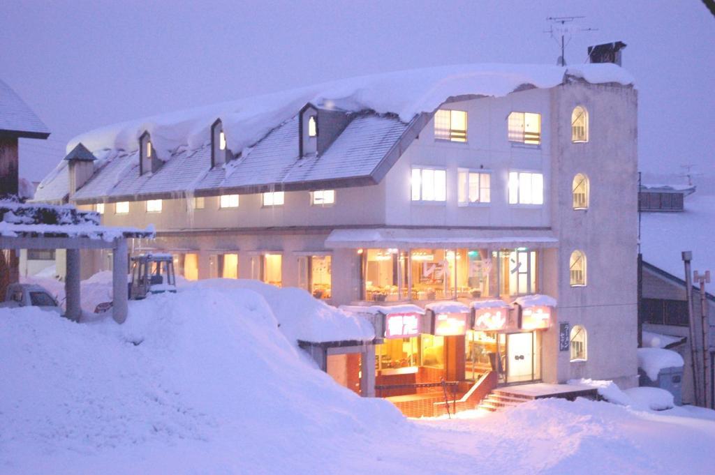 Hotel New Bernina Nagano Buitenkant foto